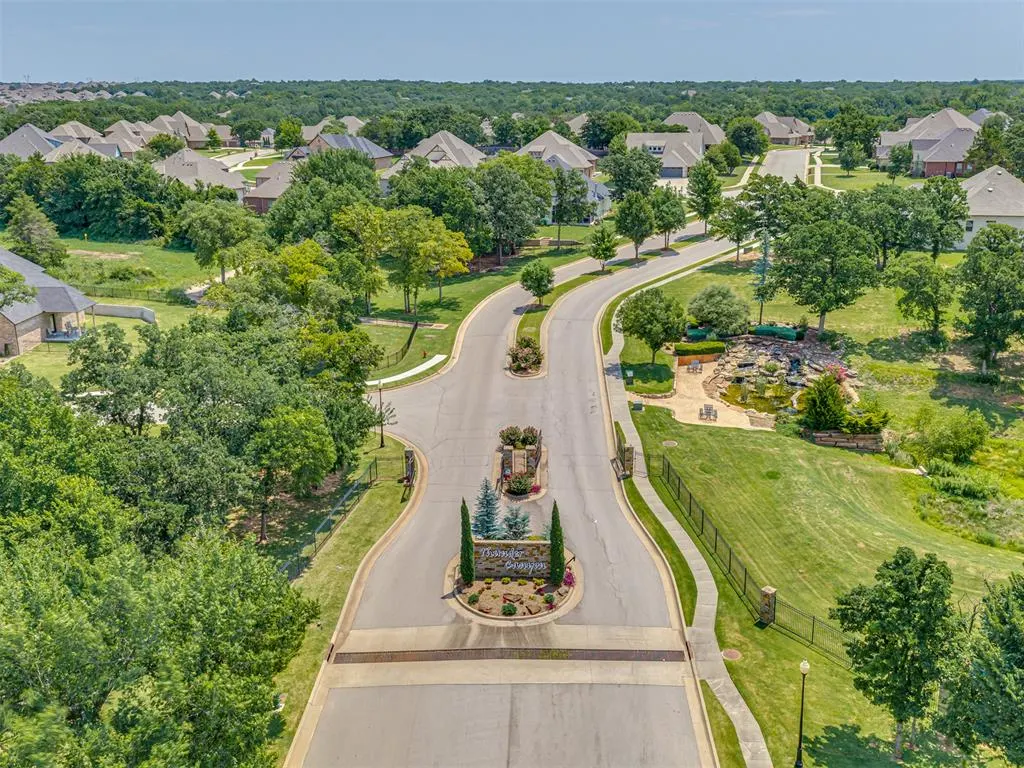 Photo 10 — 2203 Crossover Court, Edmond, OK 73034