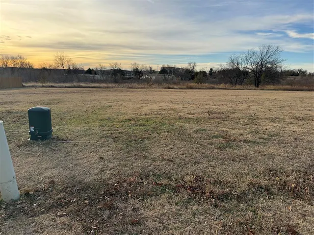 Photo 4 — 1404 Coffey Drive, Perry, OK 73077