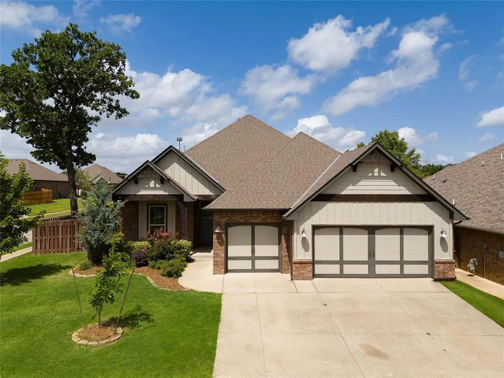 Front exterior — 3301 Wakefield Road, Edmond, OK 73034