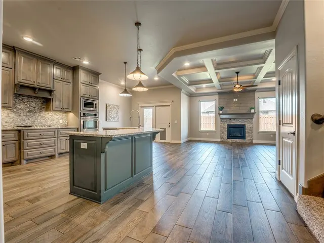 Photo 4 — 3301 Wakefield Road, Edmond, OK 73034