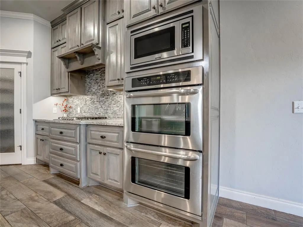 Photo 12 — 3301 Wakefield Road, Edmond, OK 73034