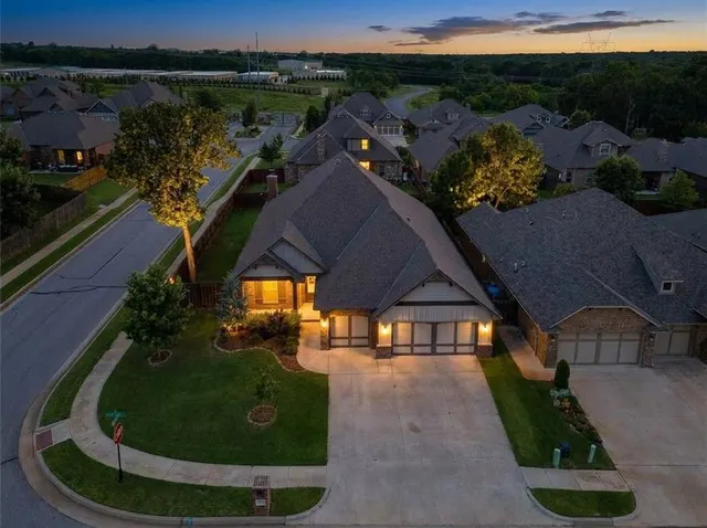 Front exterior — 3301 Wakefield Road, Edmond, OK 73034
