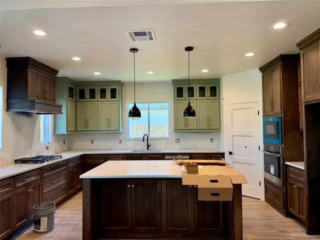 Photo 8 — 12709 Cobblestone Curve Road, Oklahoma City, OK 73142