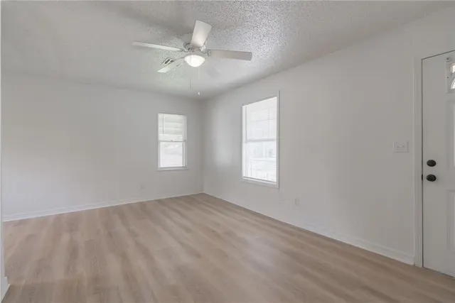Photo 4 — 3405 S Woodward Avenue, Oklahoma City, OK 73119