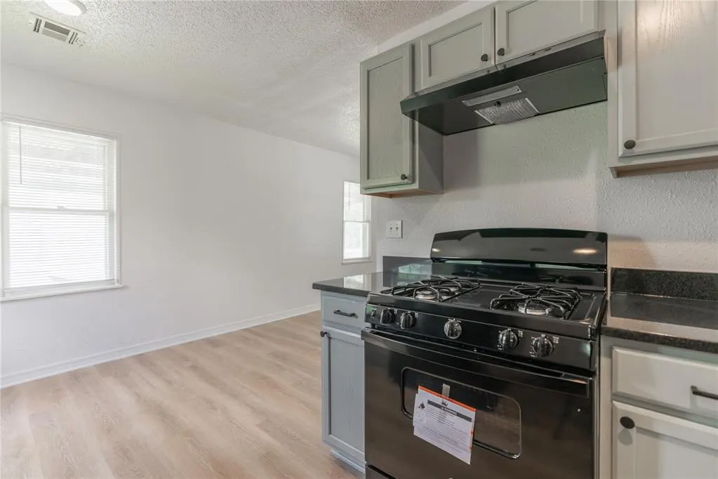 Photo 11 — 3405 S Woodward Avenue, Oklahoma City, OK 73119