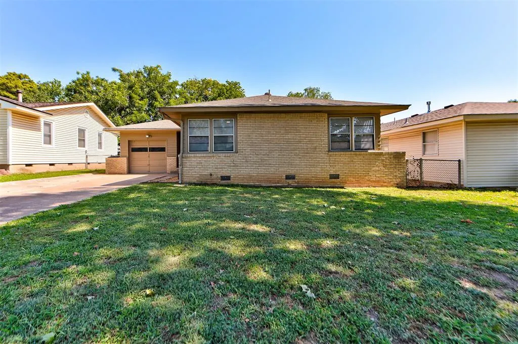Photo 3 — 1222 Rose Drive, Shawnee, OK 74804