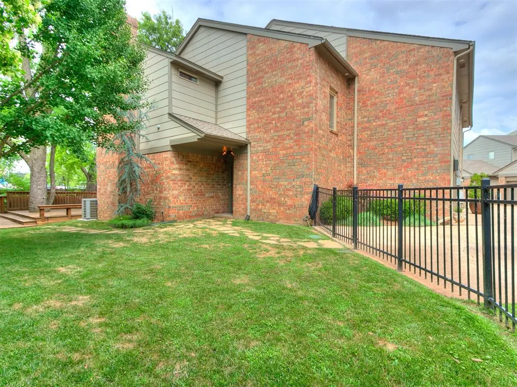Photo 3 — 1201 Glenbrook Drive 5, Oklahoma City, OK 73118