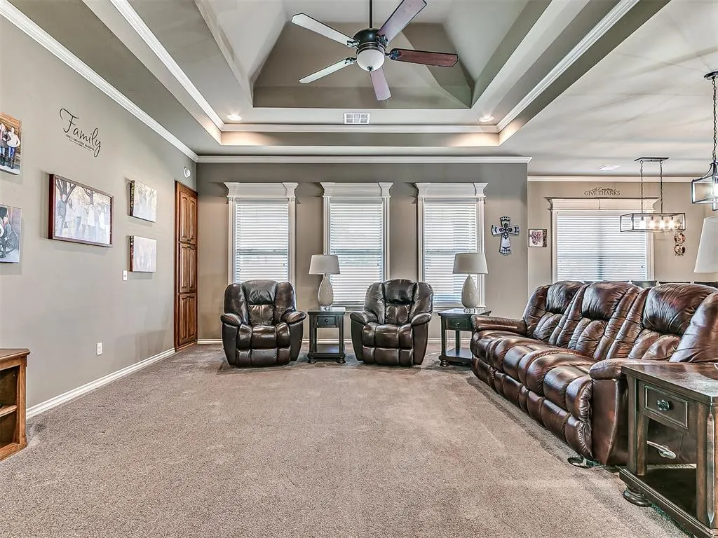 Photo 6 — 11705 Charleston Way, Yukon, OK 73099