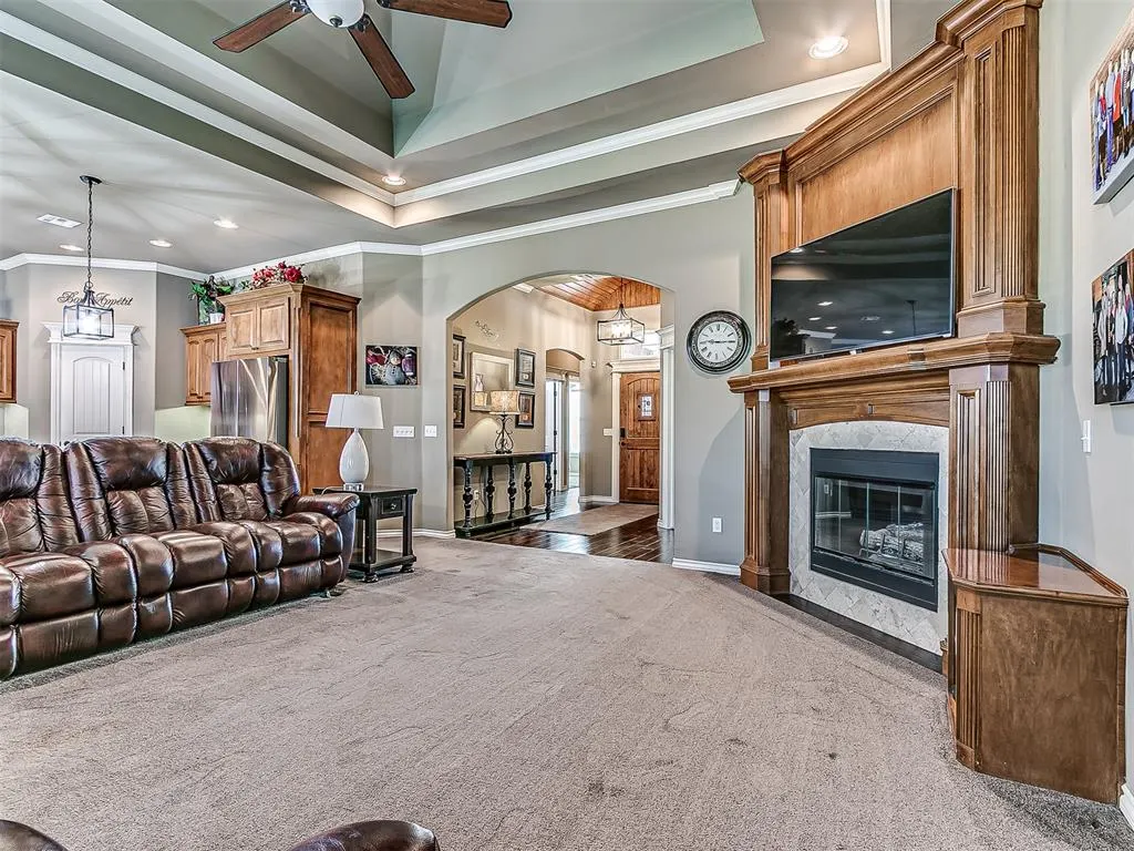 Photo 9 — 11705 Charleston Way, Yukon, OK 73099