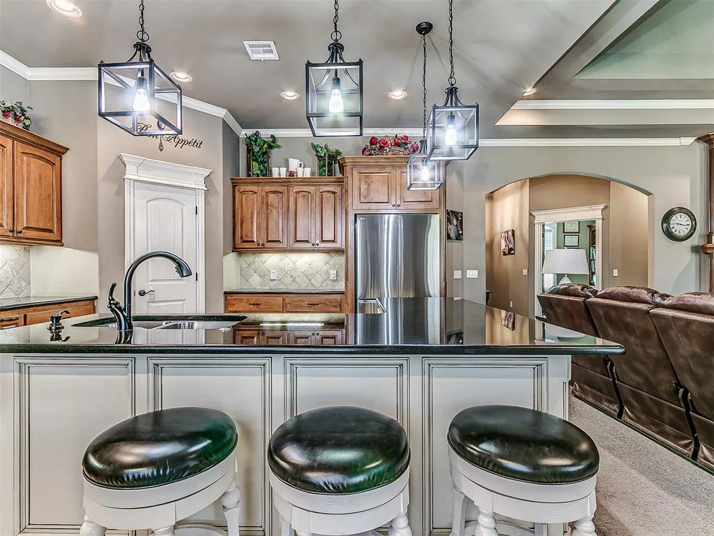 Photo 14 — 11705 Charleston Way, Yukon, OK 73099