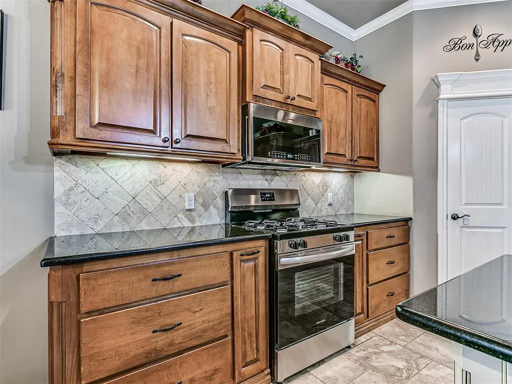 Photo 15 — 11705 Charleston Way, Yukon, OK 73099