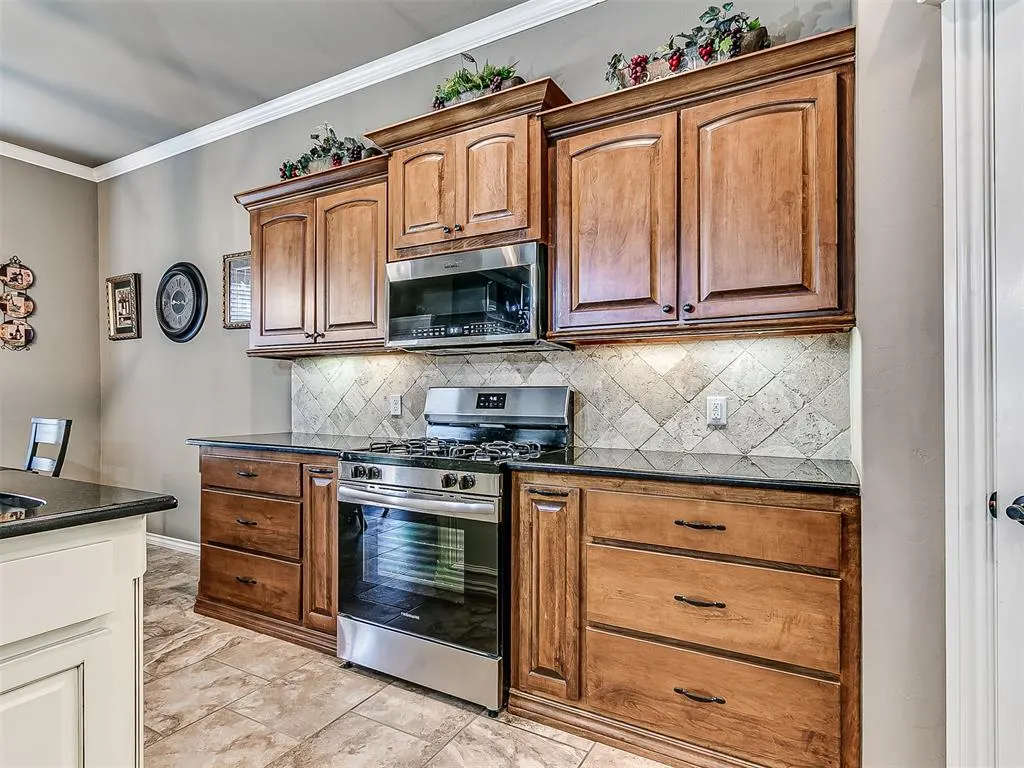 Photo 20 — 11705 Charleston Way, Yukon, OK 73099