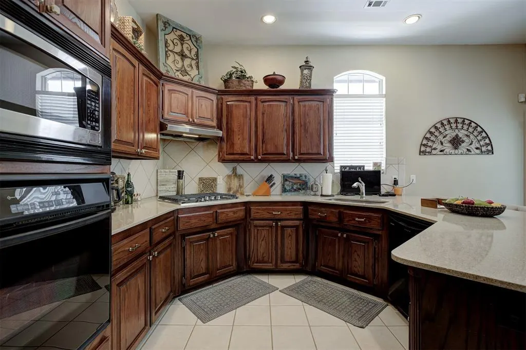 Photo 13 — 16708 Covington Manor, Edmond, OK 73012