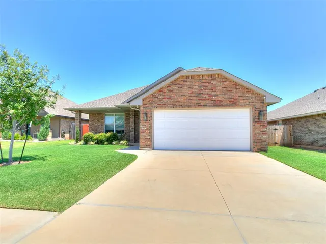 Front exterior — 4400 Idylbreeze Drive, Oklahoma City, OK 73179