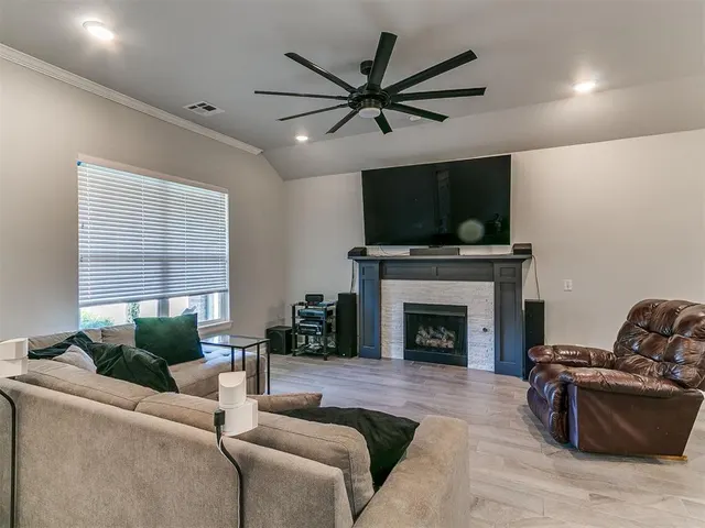 Photo 5 — 4400 Idylbreeze Drive, Oklahoma City, OK 73179