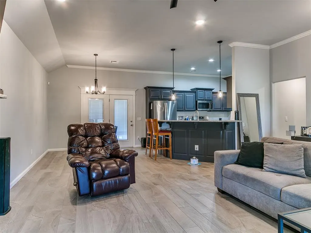 Photo 9 — 4400 Idylbreeze Drive, Oklahoma City, OK 73179