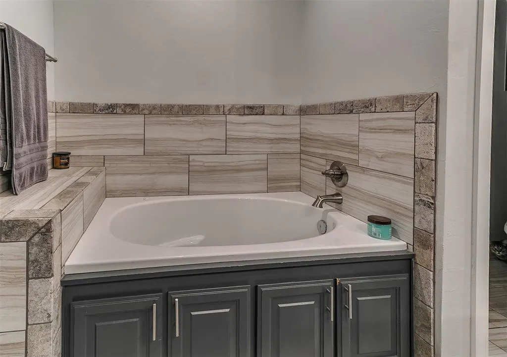Photo 22 — 4400 Idylbreeze Drive, Oklahoma City, OK 73179