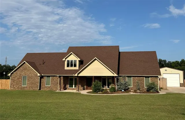 Photo 2 — 9565 N Bryan Road, Shawnee, OK 74855