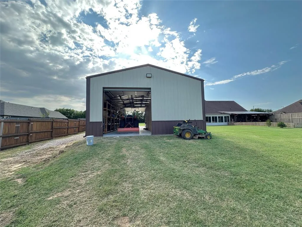 Photo 44 — 9565 N Bryan Road, Shawnee, OK 74855
