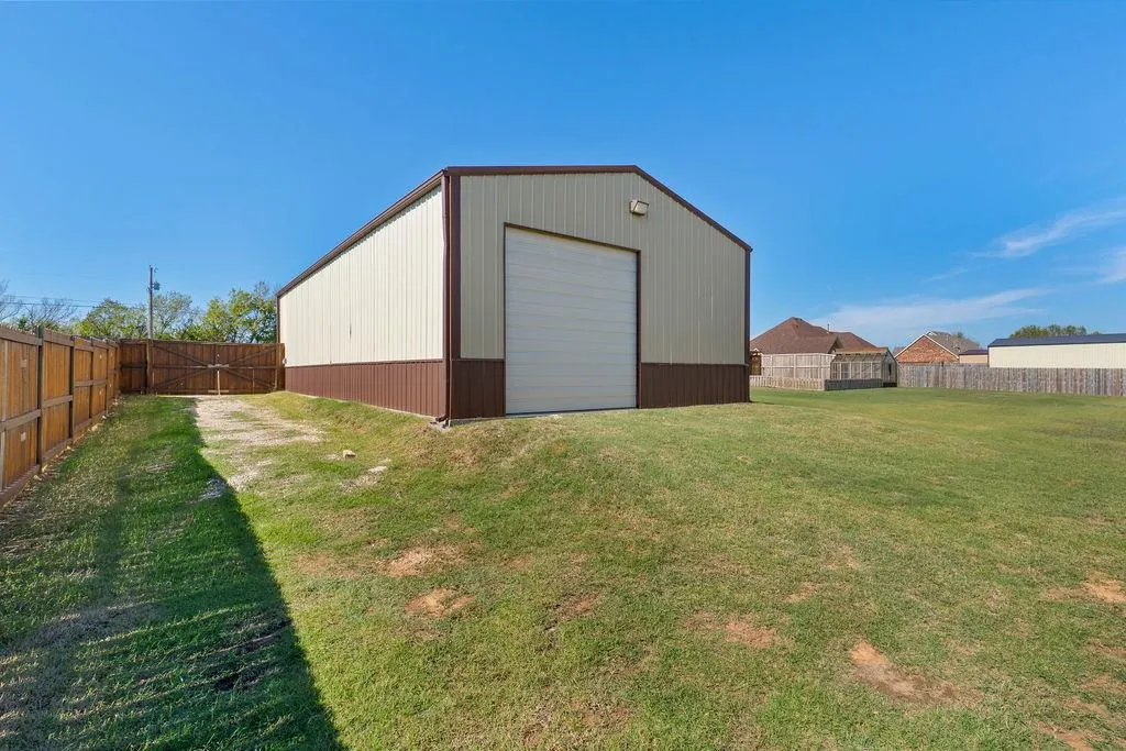 Photo 38 — 9565 N Bryan Road, Shawnee, OK 74855