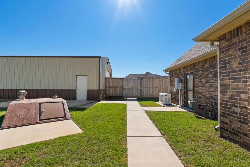Photo 35 — 9565 N Bryan Road, Shawnee, OK 74855