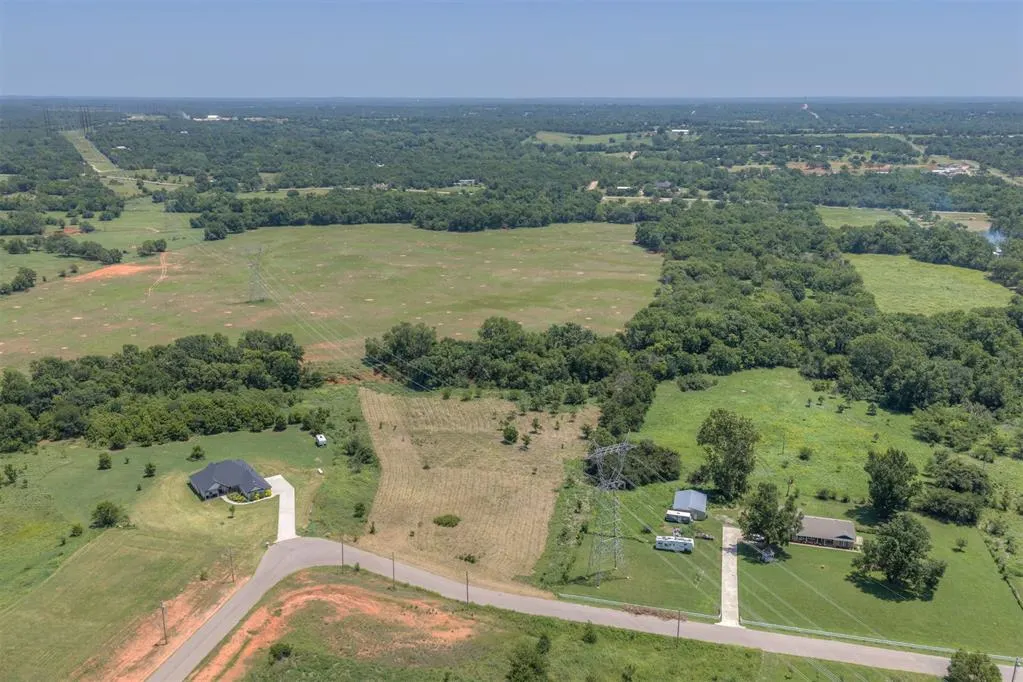Photo 3 — 16100 Bohon Way, Norman, OK 73026