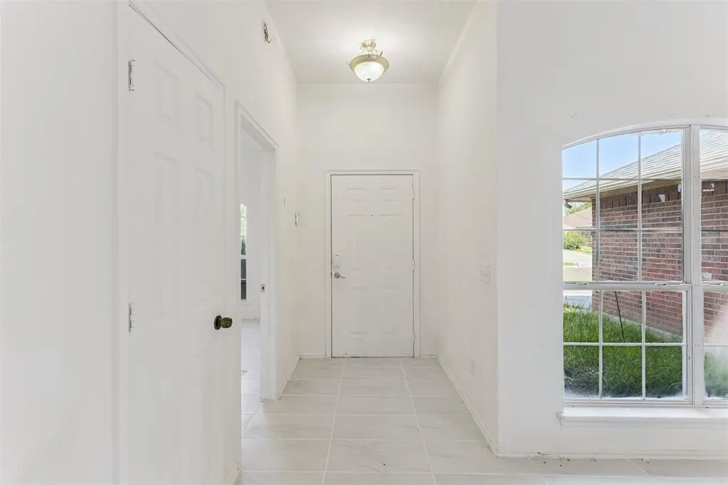 Photo 3 — 1833 Parkridge Drive, Norman, OK 73071