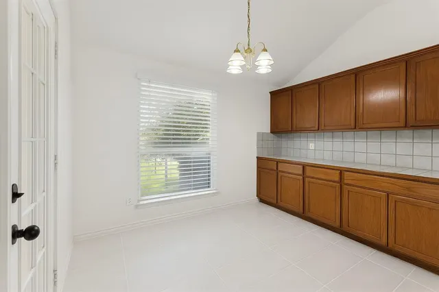 Photo 7 — 1833 Parkridge Drive, Norman, OK 73071