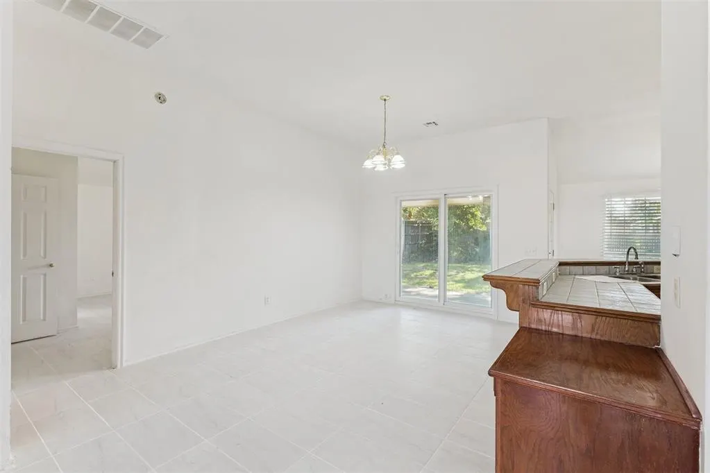 Photo 11 — 1833 Parkridge Drive, Norman, OK 73071