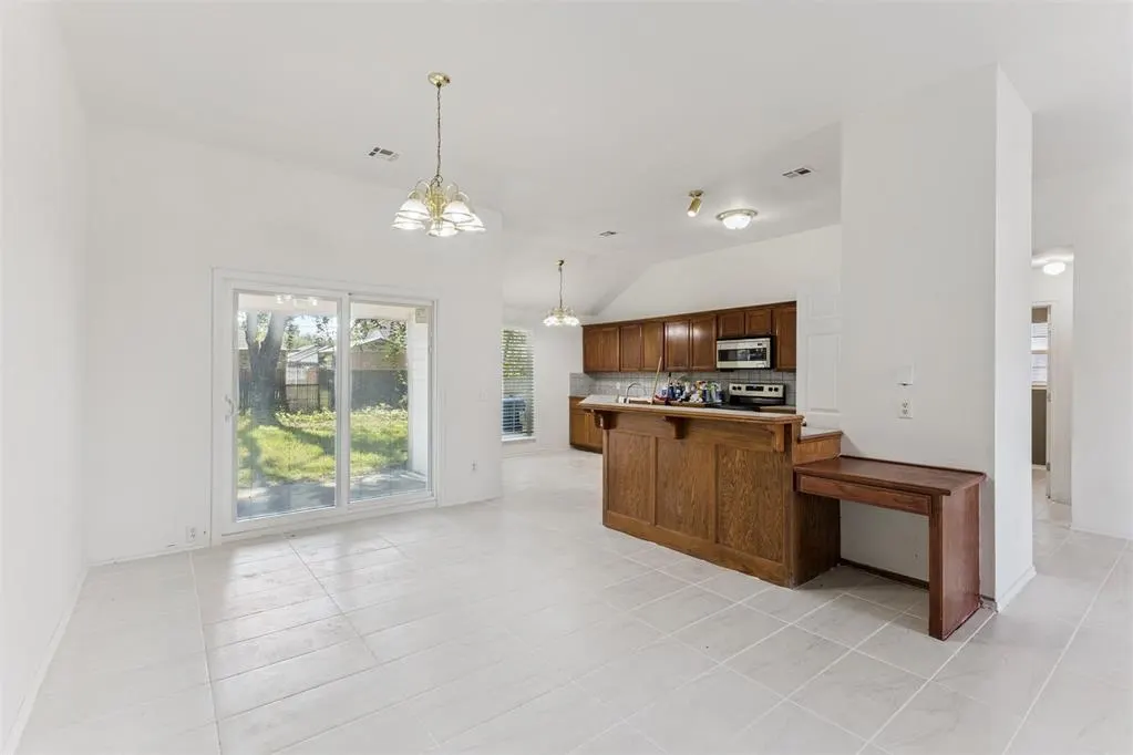 Photo 12 — 1833 Parkridge Drive, Norman, OK 73071