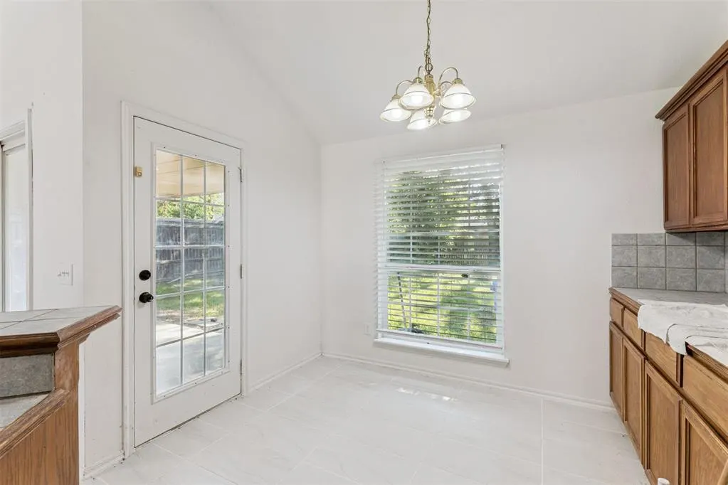 Photo 13 — 1833 Parkridge Drive, Norman, OK 73071