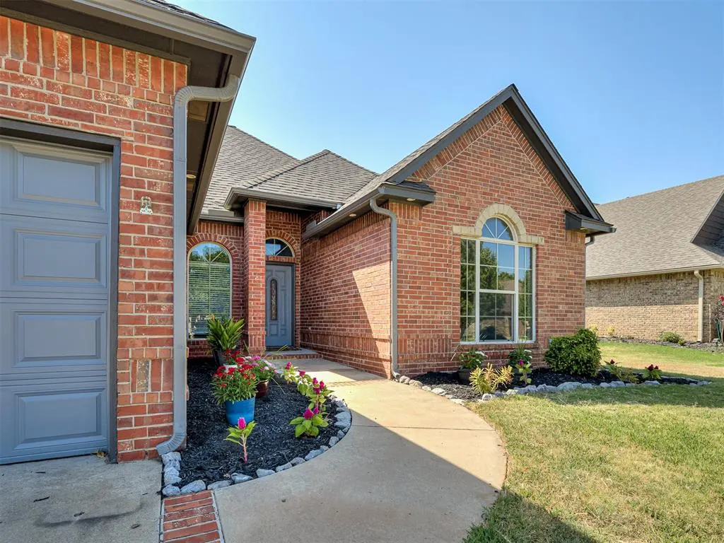 Photo 3 — 13150 Red Oak Drive, Choctaw, OK 73020