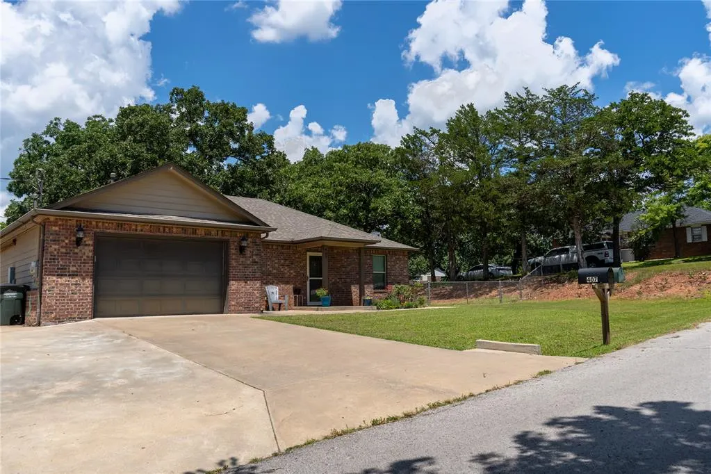Photo 6 — 407 E Carlos Avenue, Bristow, OK 74010