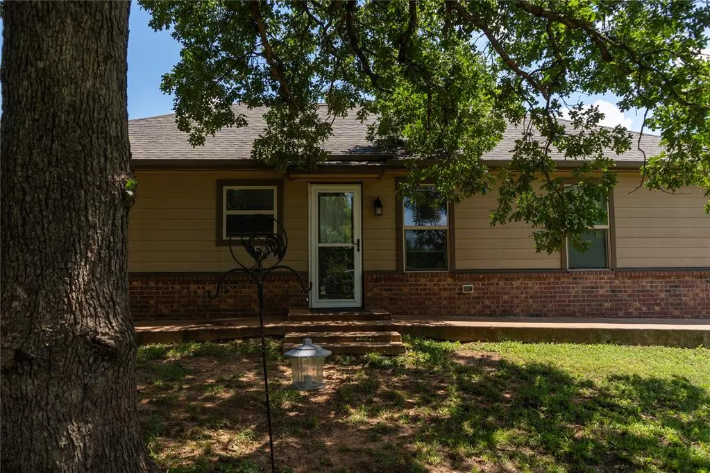 Photo 10 — 407 E Carlos Avenue, Bristow, OK 74010