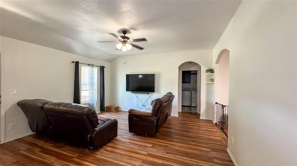 Photo 13 — 407 E Carlos Avenue, Bristow, OK 74010