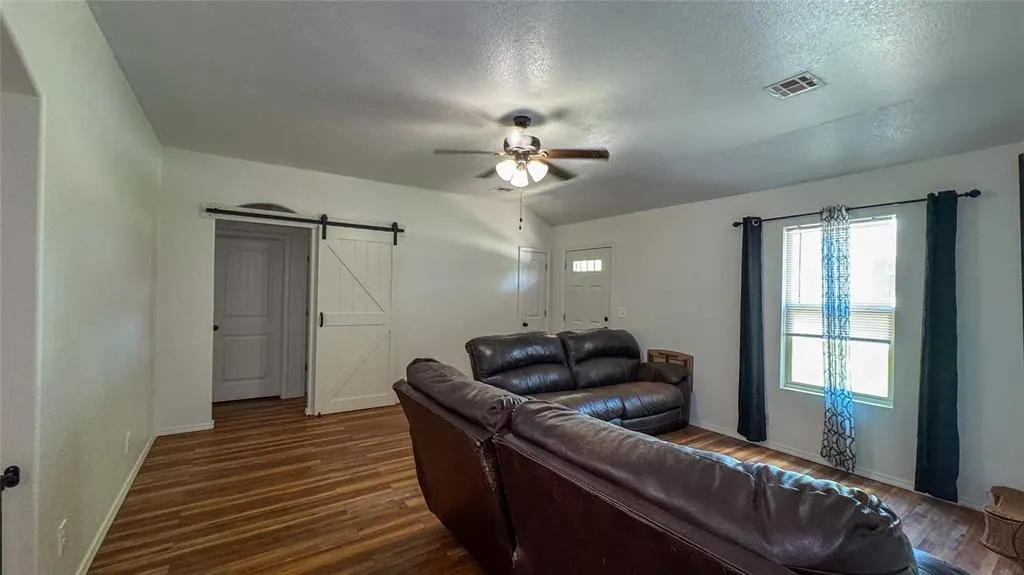 Photo 15 — 407 E Carlos Avenue, Bristow, OK 74010