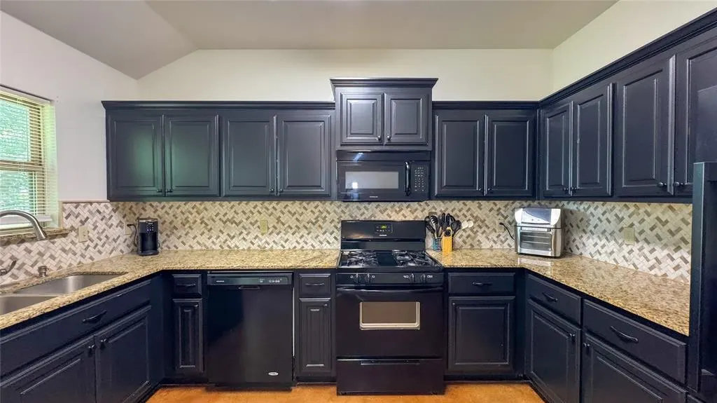 Photo 19 — 407 E Carlos Avenue, Bristow, OK 74010