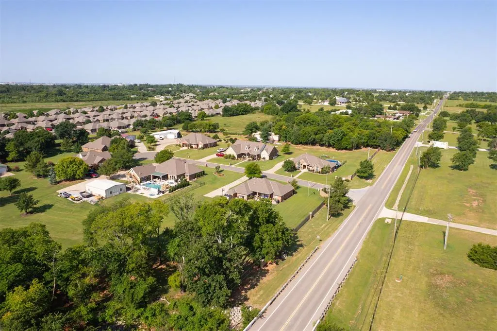 Photo 39 — 3500 Stratford Place, Moore, OK 73160