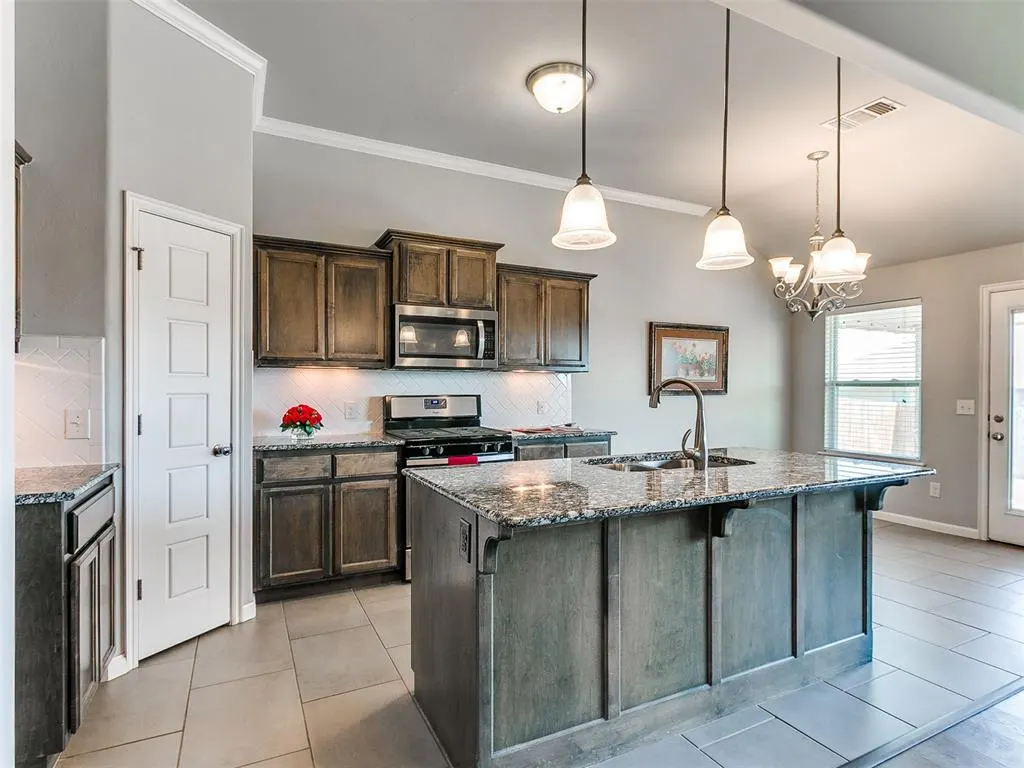 Photo 4 — 516 Talon Drive, Norman, OK 73072