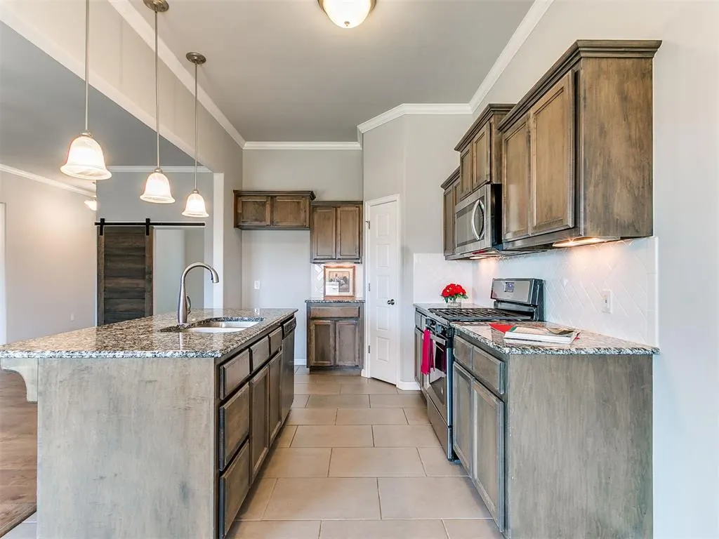 Photo 6 — 516 Talon Drive, Norman, OK 73072