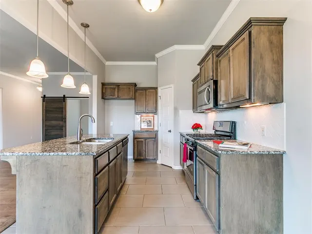 Photo 6 — 516 Talon Drive, Norman, OK 73072