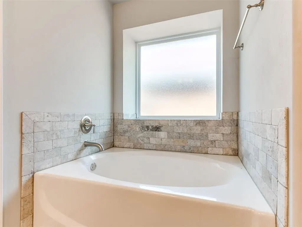 Photo 17 — 516 Talon Drive, Norman, OK 73072