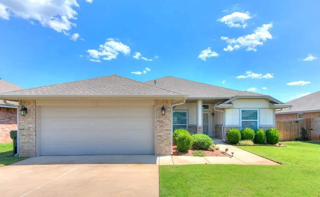 Front exterior — 516 Talon Drive, Norman, OK 73072
