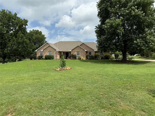 Front exterior — 341172 E 1045 Road, Meeker, OK 74855