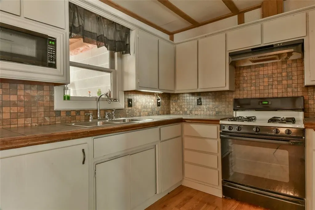 Photo 8 — 4220 SW 32nd Street, Oklahoma City, OK 73119