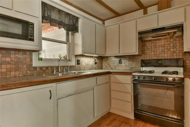 Photo 8 — 4220 SW 32nd Street, Oklahoma City, OK 73119