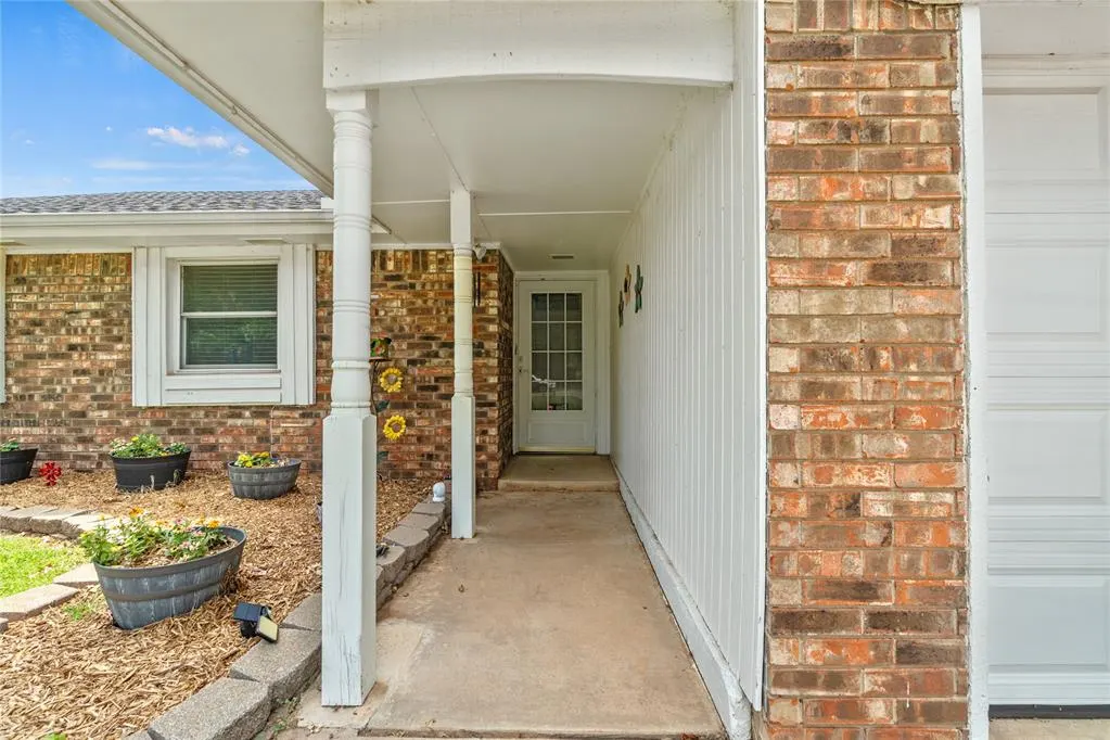 Photo 2 — 8216 Karla Lane, Oklahoma City, OK 73132