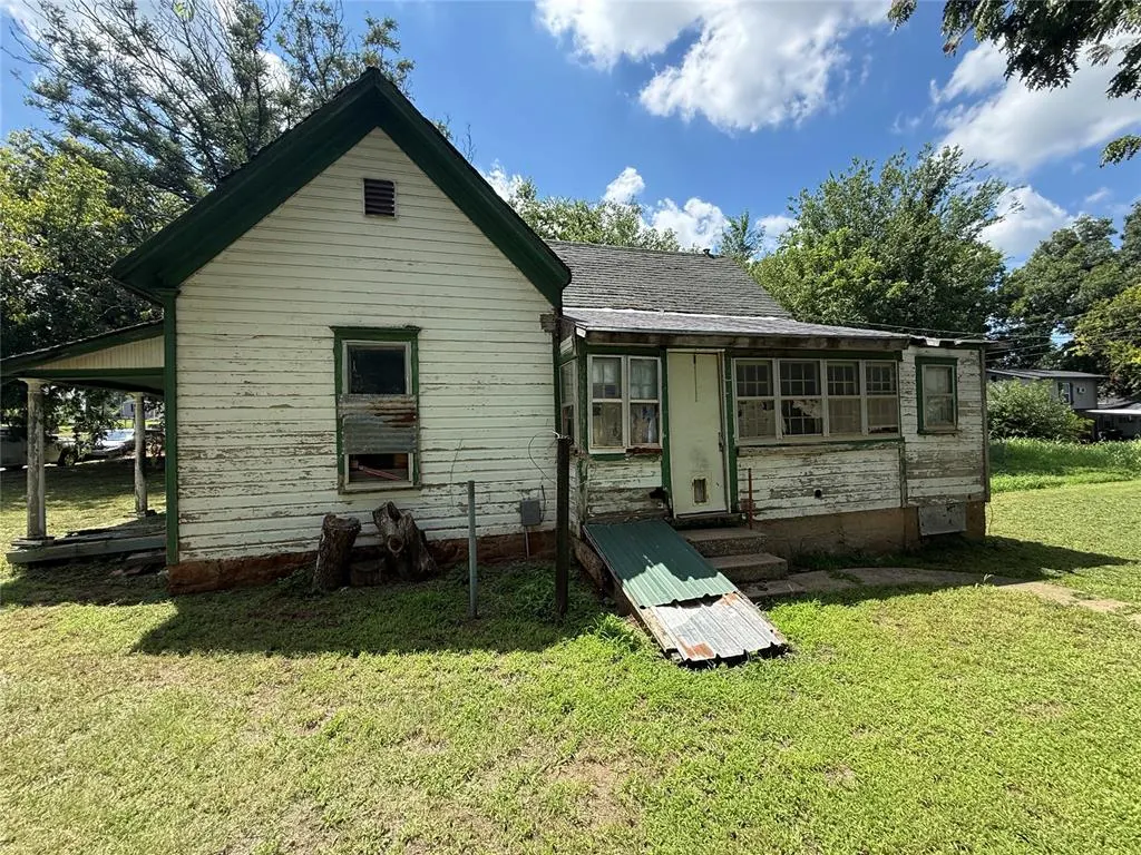 Photo 2 — 108 W Lee Street, Coyle, OK 73027