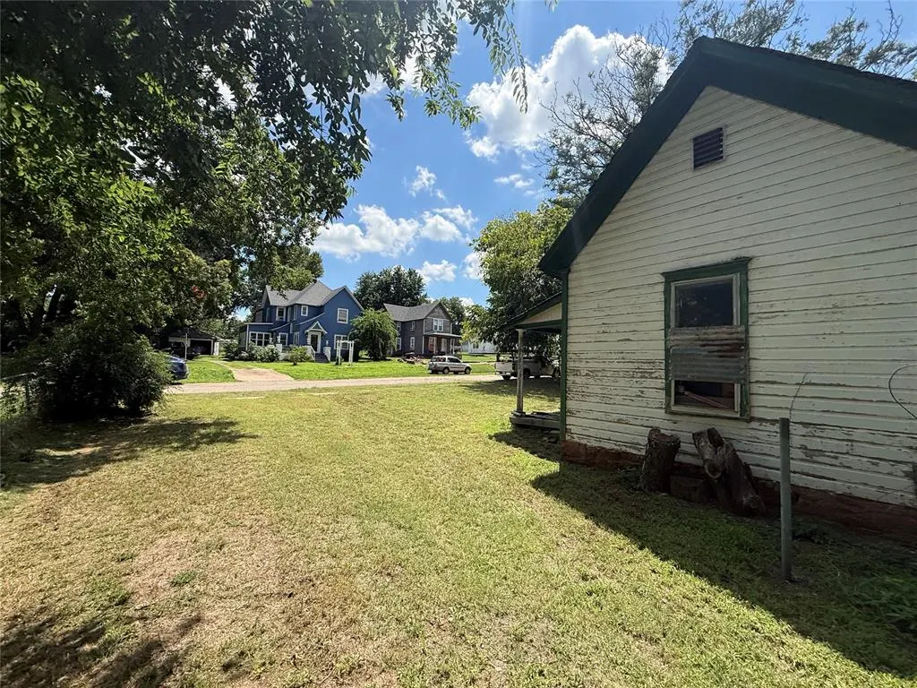Photo 3 — 108 W Lee Street, Coyle, OK 73027