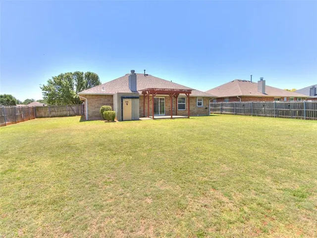 Photo 2 — 421 Madison Place Drive, Moore, OK 73160